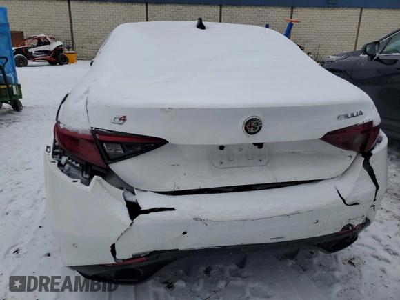 2022 Alfa Romeo Giulia Veloce z VIN ZARFANBN4N7659801, wystawiony jako Copart lot #88712265 z przebiegiem Nie podano mil oraz Czysty tytuł • Clean title. Historia ofert i sprzedaży dostępna na DreamBid. Obrazek 6.