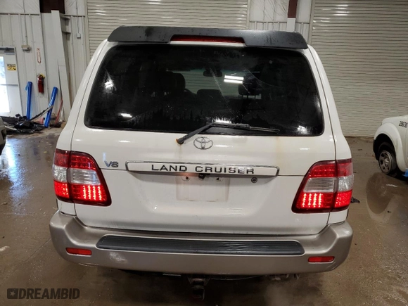 2005 Toyota Land Cruiser with VIN JTEHT05J252068819, listed as a Copart auction lot 88263445 with 210,517 mi miles and Clean Title. Bid and sale history available at carsss.com. Image 6.