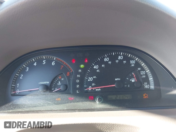 2002 Toyota Camry XLE z VIN 4T1BF30K82U506516, wystawiony jako IAAI lot #41278261 z przebiegiem 211 049 mil mil oraz . Historia ofert i sprzedaży dostępna na DreamBid. Obrazek 7.