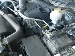 2019 Ram 1500 Big Horn z VIN 1C6RR7LT4KS702915, wystawiony jako IAAI lot #42402314 z przebiegiem 94 893 mil mil oraz . Historia ofert i sprzedaży dostępna na DreamBid. Obrazek 25.