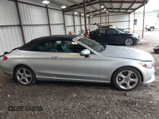 2017 Mercedes-Benz C 300 z VIN WDDWK4JB5HF518387, wystawiony jako IAAI lot #42150707 z przebiegiem 90 000 mil mil oraz . Historia ofert i sprzedaży dostępna na DreamBid. Obrazek 13.