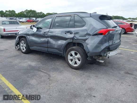 2021 Toyota RAV4 XLE with VIN 2T3W1RFV1MC163810, listed as a IAAI auction lot 41717215 with 46,511 mi miles. Bid and sale history available at carsss.com. Image 3.