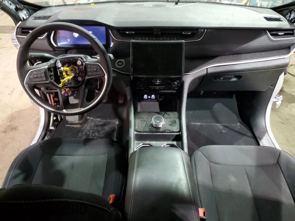 2024 Jeep Grand Cherokee Laredo z VIN 1C4RJKAG8R8536575, wystawiony jako Copart lot #88008235 z przebiegiem Nie podano mil oraz Czysty tytuł • Clean title. Historia ofert i sprzedaży dostępna na DreamBid. Obrazek 8.
