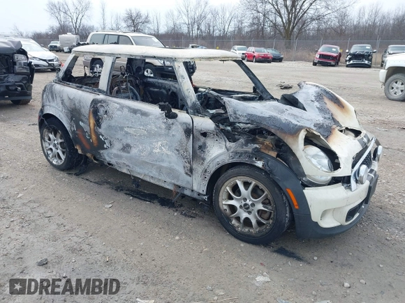 2011 MINI Hardtop S с VIN WMWSV3C53BTY20901, выставлен на аукционе IAAI как лот 42001531 с пробегом Не указан миль и . История ставок и продаж доступна на DreamBid. Изображение 1.