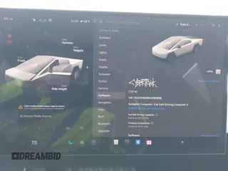 2025 Tesla Cybertruck с VIN 7G2CEHED8SA059806, выставлен на аукционе IAAI как лот 41706116 с пробегом 212 миль миль и . История ставок и продаж доступна на DreamBid. Изображение 18.