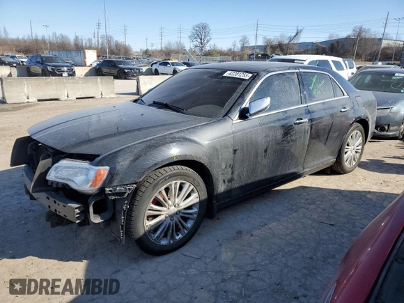 2013 Chrysler 300 C z VIN 2C3CCAKT4DH600916, wystawiony jako Copart lot #42281255 z przebiegiem 173 998 mil mil oraz Szkoda całkowita • Salvage title. Historia ofert i sprzedaży dostępna na DreamBid. Obrazek 1.