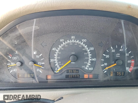 2000 Mercedes-Benz C 230 Kompressor with VIN WDBHA24G4YA839138, listed as a Copart auction lot 54525245 with 227,775 mi miles and Salvage title. Bid and sale history available at DreamBid. Image 9.