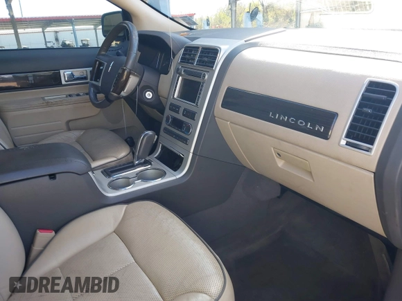 2008 Lincoln MKX with VIN 2LMDU68C78BJ24218, listed as a IAAI auction lot 41227522 with 180,137 mi miles. Bid and sale history available at carsss.com. Image 5.