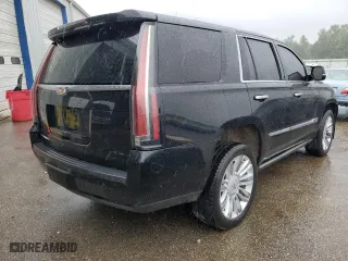 2017 Cadillac Escalade Platinum with VIN 1GYS4DKJ1HR325428, listed as a Copart auction lot 72035084 with 104,757 mi miles and Salvage Title. Bid and sale history available at carsss.com. Image 3.