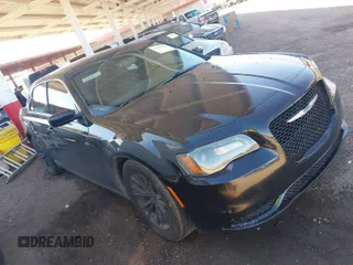 2012 Chrysler 300 Limited z VIN 2C3CCACG5CH245383, wystawiony jako IAAI lot #41819621 z przebiegiem 126 360 mil mil oraz . Historia ofert i sprzedaży dostępna na DreamBid. Obrazek 1.