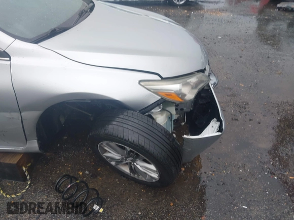 2015 Toyota Camry XLE with VIN 4T1BF1FK0FU110663, listed as a IAAI auction lot 41931382 with 187,648 mi miles. Bid and sale history available at carsss.com. Image 17.
