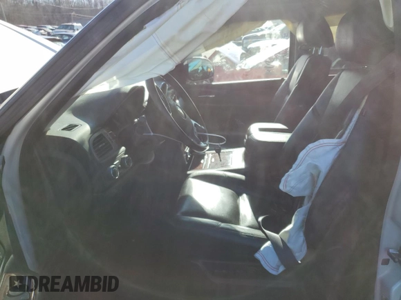 2013 Chevrolet Avalanche LTZ with VIN 3GNTKGE75DG376417, listed as a Copart auction lot 42682264 with 69,587 mi miles and Salvage title. Bid and sale history available at DreamBid. Image 7.