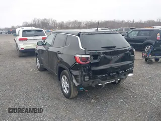 2022 Jeep Compass Sport with VIN 3C4NJCAB9NT213978, listed as a IAAI auction lot 41787199 with 29,142 mi miles and . Bid and sale history available at carsss.com. Image 3.