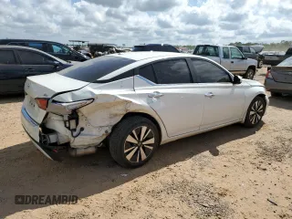 2021 Nissan Altima SV with VIN 1N4BL4DV2MN334672, listed as a Copart auction lot 52707795 with 67,969 mi miles and Salvage title. Bid and sale history available at DreamBid. Image 3.
