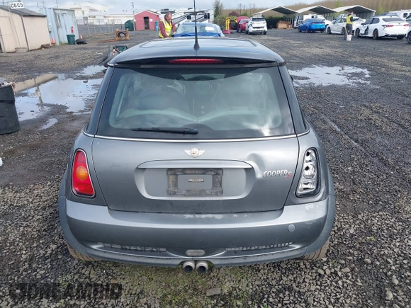 2004 MINI Hardtop S z VIN WMWRE33434TD88466, wystawiony jako IAAI lot #42012286 z przebiegiem 171 283 mil mil oraz . Historia ofert i sprzedaży dostępna na DreamBid. Obrazek 16.