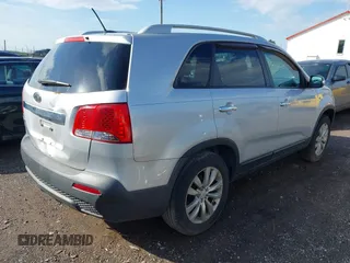 2011 Kia Sorento LX with VIN 5XYKTDA24BG079158, listed as a IAAI auction lot 42142191 with 191,687 mi miles. Bid and sale history available at carsss.com. Image 4.