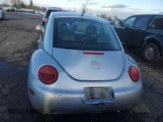 2004 Volkswagen New Beetle Coupe GLS with VIN 3VWCK31C84M415021, listed as a Copart auction lot 88131025 with 277,725 mi miles and Salvage Title. Bid and sale history available at carsss.com. Image 6.