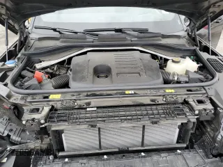 2024 Land Rover Range Rover SE z VIN SALKPBFU8RA253321, wystawiony jako Copart lot #52424685 z przebiegiem 10 418 mil mil oraz Szkoda całkowita • Salvage title. Historia ofert i sprzedaży dostępna na DreamBid. Obrazek 12.