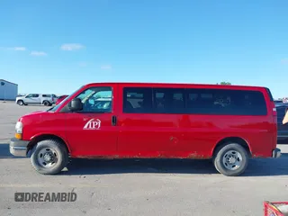 2012 Chevrolet Express Passenger 1LT z VIN 1GAZG1FA1C1191489, wystawiony jako IAAI lot #42302947 z przebiegiem 209 618 mil mil oraz . Historia ofert i sprzedaży dostępna na DreamBid. Obrazek 14.