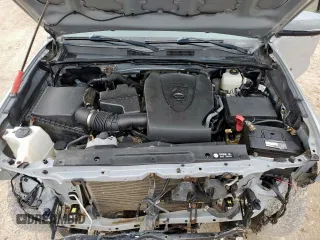 2019 Toyota Tacoma SR z VIN 3TMCZ5AN5KM244592, wystawiony jako Copart lot #61447455 z przebiegiem 78 795 mil mil oraz Szkoda całkowita • Salvage title. Historia ofert i sprzedaży dostępna na DreamBid. Obrazek 11.