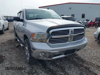 2015 Ram 1500 Big Horn z VIN 3C6RR7LT8FG711548, wystawiony jako IAAI lot #42059708 z przebiegiem 181 589 mil mil oraz . Historia ofert i sprzedaży dostępna na DreamBid. Obrazek 6.