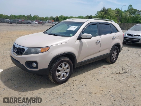 2011 Kia Sorento LX with VIN 5XYKT3A18BG125401, listed as a IAAI auction lot 42123824 with 284,660 mi miles. Bid and sale history available at carsss.com. Image 2.