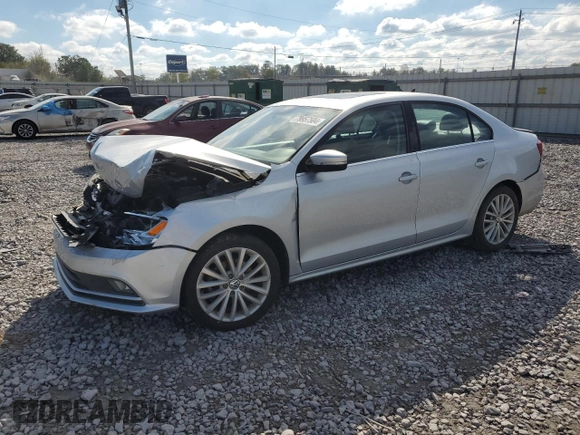 2015 Volkswagen Jetta Sport z VIN 3VWD17AJ5FM341296, wystawiony jako Copart lot #79957504 z przebiegiem 97 534 mil mil oraz Szkoda całkowita • Salvage title. Historia ofert i sprzedaży dostępna na DreamBid. Obrazek 1.