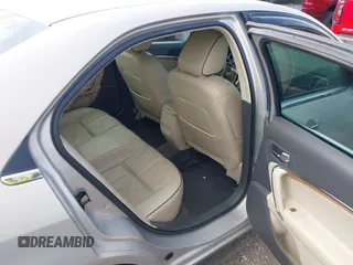 2010 Lincoln MKZ z VIN 3LNHL2GC5AR605750, wystawiony jako IAAI lot #41542836 z przebiegiem 146 347 mil mil oraz . Historia ofert i sprzedaży dostępna na DreamBid. Obrazek 8.