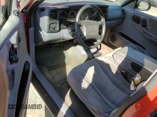 2000 Dodge Dakota SLT with VIN 1B7GG22X5YS700953, listed as a Copart auction lot 46275045 with 132,111 mi miles and Salvage Title. Bid and sale history available at DreamBid. Image 8.
