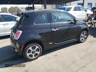 2013 FIAT 500e z VIN 3C3CFFGE9DT714089, wystawiony jako Copart lot #73840974 z przebiegiem 79 837 mil mil oraz Czysty tytuł • Clean title. Historia ofert i sprzedaży dostępna na DreamBid. Obrazek 3.