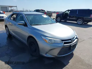 2017 Toyota Camry XLE z VIN 4T1BF1FK0HU391480, wystawiony jako IAAI lot #41775274 z przebiegiem 138 304 mil mil oraz . Historia ofert i sprzedaży dostępna na DreamBid. Obrazek 1.