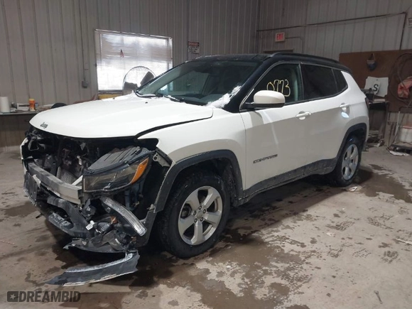 2020 Jeep Compass Latitude with VIN 3C4NJDBB0LT175428, listed as a IAAI auction lot 41620773 with 95,382 mi miles. Bid and sale history available at carsss.com. Image 2.