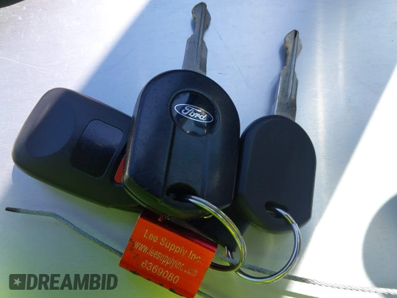 2008 Ford Escape Hybrid z VIN 1FMCU49H88KB89767, wystawiony jako IAAI lot #42650593 z przebiegiem 127 093 mil mil oraz . Historia ofert i sprzedaży dostępna na DreamBid. Obrazek 11.
