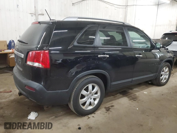 2013 Kia Sorento LX with VIN 5XYKT4A20DG419764, listed as a Copart auction lot 53566815 with 270,017 mi miles and Salvage Title. Bid and sale history available at carsss.com. Image 3.