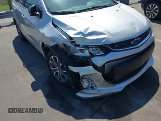 2019 Chevrolet Sonic LT z VIN 1G1JD5SB3K4112641, wystawiony jako IAAI lot #42183793 z przebiegiem 45 418 mil mil oraz . Historia ofert i sprzedaży dostępna na DreamBid. Obrazek 6.