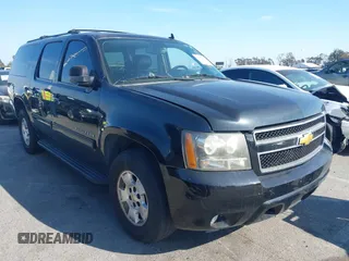 2013 Chevrolet Suburban LT with VIN 1GNSCJE09DR146226, listed as a IAAI auction lot 41870037 with 251,372 mi miles. Bid and sale history available at carsss.com. Image 1.