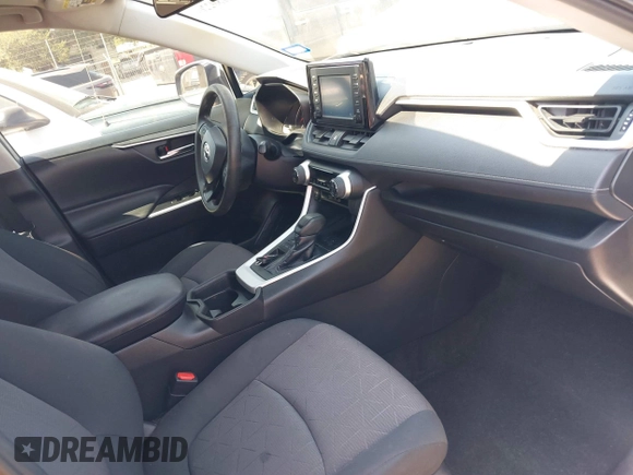 2019 Toyota RAV4 XLE with VIN 2T3W1RFVXKC023834, listed as a IAAI auction lot 41802204 with 78,187 mi miles. Bid and sale history available at carsss.com. Image 5.
