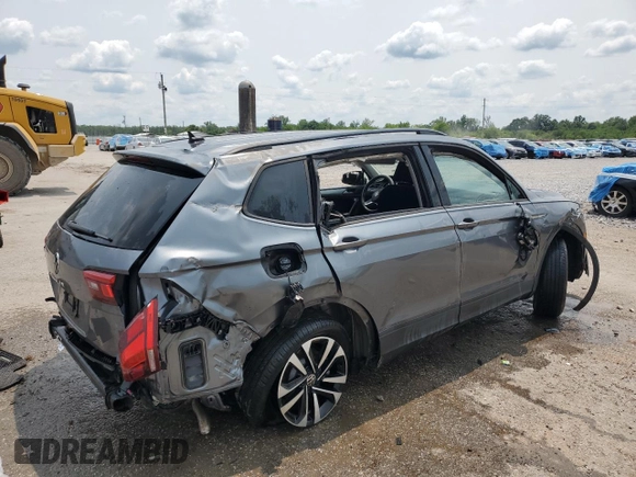 2023 Volkswagen Tiguan S z VIN 3VVRB7AX4PM043335, wystawiony jako Copart lot #59045145 z przebiegiem 31 659 mil mil oraz Szkoda całkowita • Salvage title. Historia ofert i sprzedaży dostępna na DreamBid. Obrazek 3.