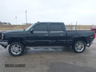 2006 Chevrolet Silverado 1500 LT1 with VIN 2GCEK13Z261356091, listed as a IAAI auction lot 41734558 with 247,209 mi miles. Bid and sale history available at carsss.com. Image 14.