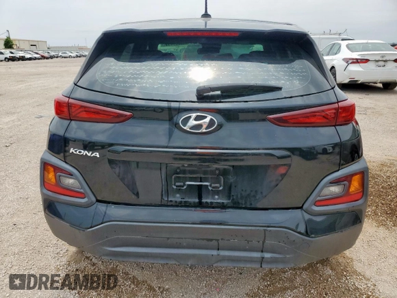 2021 Hyundai Kona SE z VIN KM8K12AA4MU634494, wystawiony jako Copart lot #57092075 z przebiegiem 71 608 mil mil oraz Czysty tytuł • Clean title. Historia ofert i sprzedaży dostępna na DreamBid. Obrazek 6.