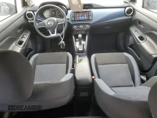 2025 Nissan Versa SV z VIN 3N1CN8EV9SL835511, wystawiony jako Copart lot #59398645 z przebiegiem 8 170 mil mil oraz Czysty tytuł • Clean title. Historia ofert i sprzedaży dostępna na DreamBid. Obrazek 8.