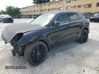 2018 Porsche Cayenne S z VIN WP1AB2A22JLA61195, wystawiony jako Copart lot #61047695 z przebiegiem Nie podano mil oraz Szkoda całkowita • Salvage title. Historia ofert i sprzedaży dostępna na DreamBid. Obrazek 1.