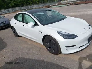 2023 Tesla Model 3 z VIN 5YJ3E1EA4PF644621, wystawiony jako IAAI lot #42280312 z przebiegiem 41 262 mil mil oraz . Historia ofert i sprzedaży dostępna na DreamBid. Obrazek 1.