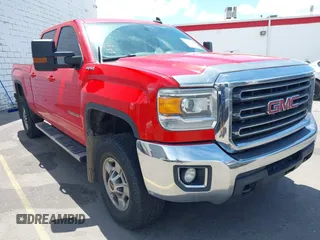 2016 GMC Sierra 2500HD SLE z VIN 1GT12SEG5GF218121, wystawiony jako IAAI lot #42173948 z przebiegiem 245 258 mil mil oraz . Historia ofert i sprzedaży dostępna na DreamBid. Obrazek 1.