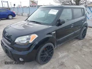 2010 Kia Soul + with VIN KNDJT2A28A7125814, listed as a IAAI auction lot 41808123 with 171,124 mi miles. Bid and sale history available at carsss.com. Image 2.