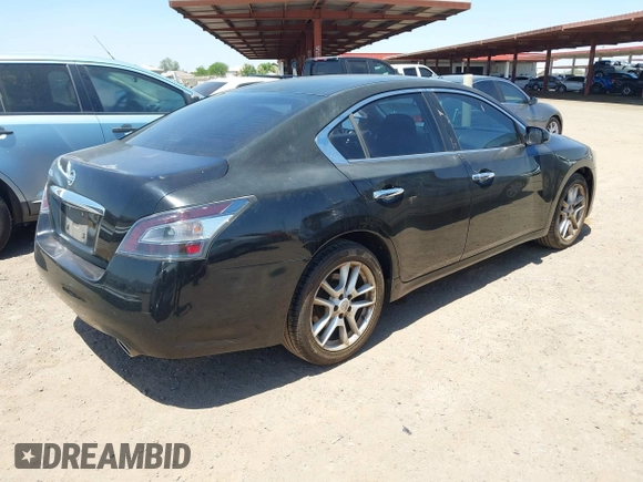2014 Nissan Maxima S z VIN 1N4AA5AP9EC440031, wystawiony jako IAAI lot #42303747 z przebiegiem 155 112 mil mil oraz . Historia ofert i sprzedaży dostępna na DreamBid. Obrazek 4.