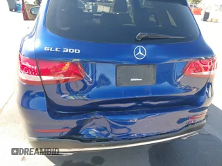 2017 Mercedes-Benz GLC 300 z VIN WDC0G4JB7HF128354, wystawiony jako IAAI lot #42278665 z przebiegiem 138 573 mil mil oraz . Historia ofert i sprzedaży dostępna na DreamBid. Obrazek 6.