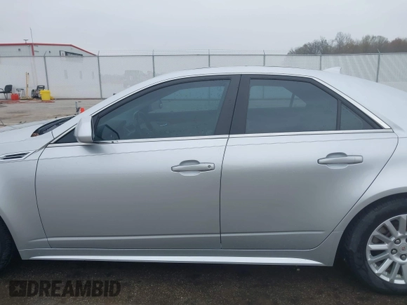 2010 Cadillac CTS Luxury with VIN 1G6DE5EG3A0109238, listed as a IAAI auction lot 42003762 with 178,749 mi miles and . Bid and sale history available at carsss.com. Image 14.