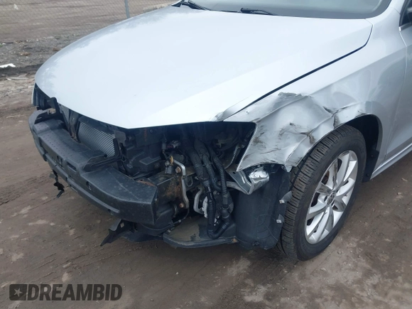 2014 Volkswagen Jetta SE with VIN 3VWD17AJ7EM331139, listed as a IAAI auction lot 41813500 with 110,233 mi miles and . Bid and sale history available at DreamBid. Image 6.