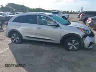 2021 Kia Niro LX with VIN KNDCB3LC4M5479000, listed as a IAAI auction lot 41257636 with 125,967 mi miles. Bid and sale history available at carsss.com. Image 1.